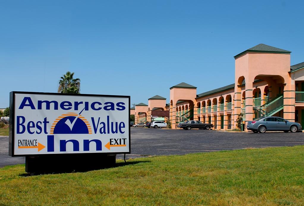 Motel Americas Value - At&t Center/fort Sam Houston