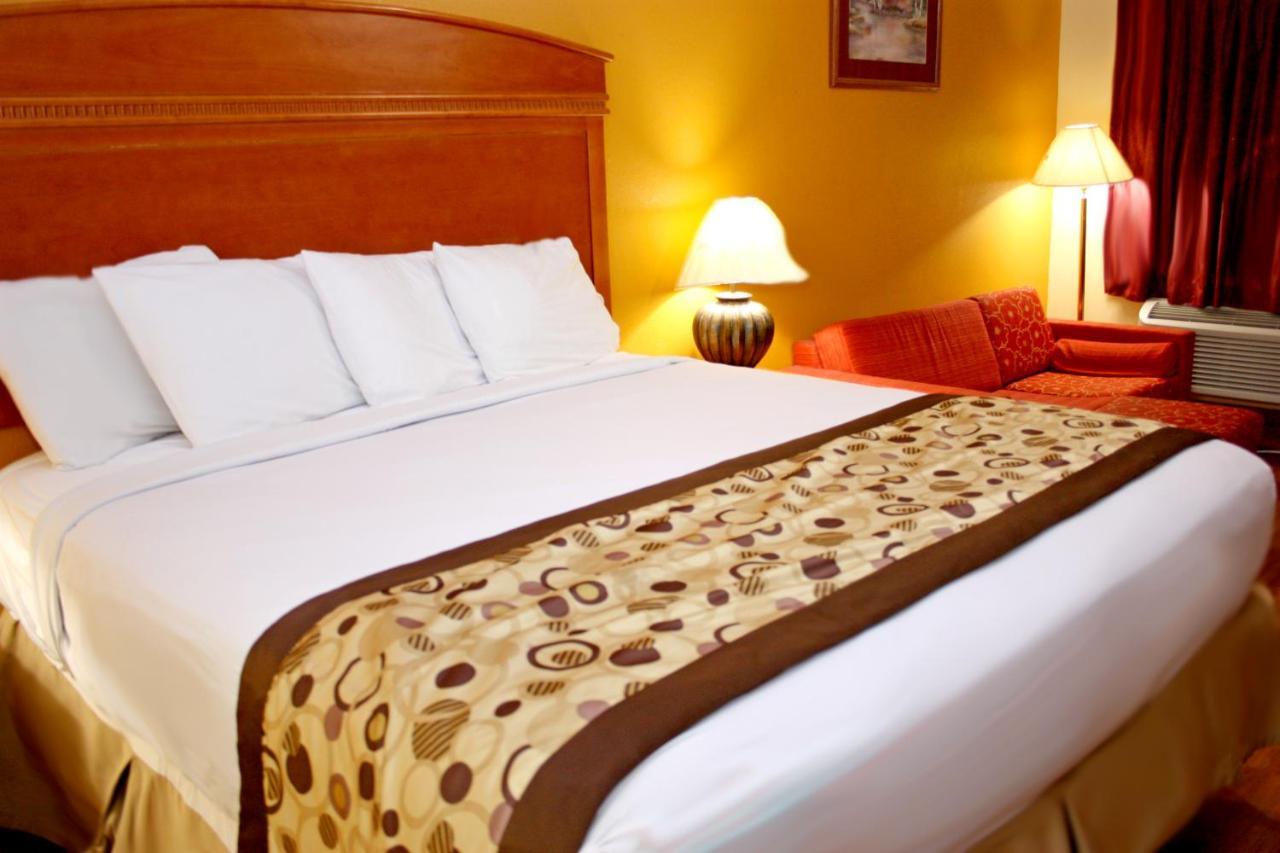 Motel Americas Value - At&t Center/fort Sam Houston 2*