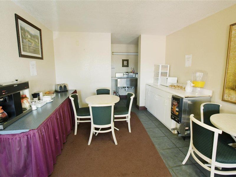 Motel Americas Value - At&t Center/fort Sam Houston 2*