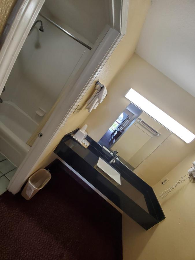 Motel Americas Value - At&t Center/fort Sam Houston San Antonio