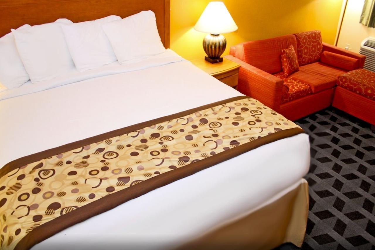 Motel Americas Value - At&t Center/fort Sam Houston