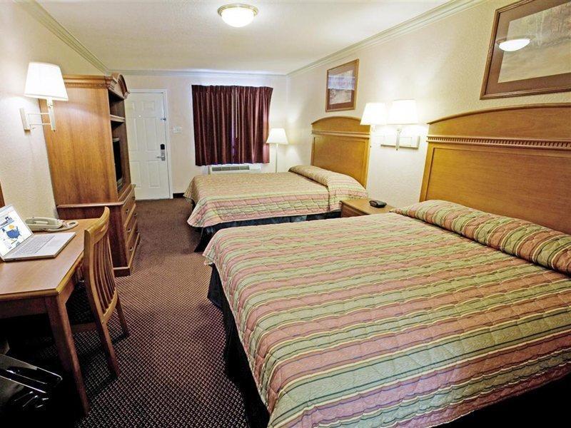Motel Americas Value - At&t Center/fort Sam Houston